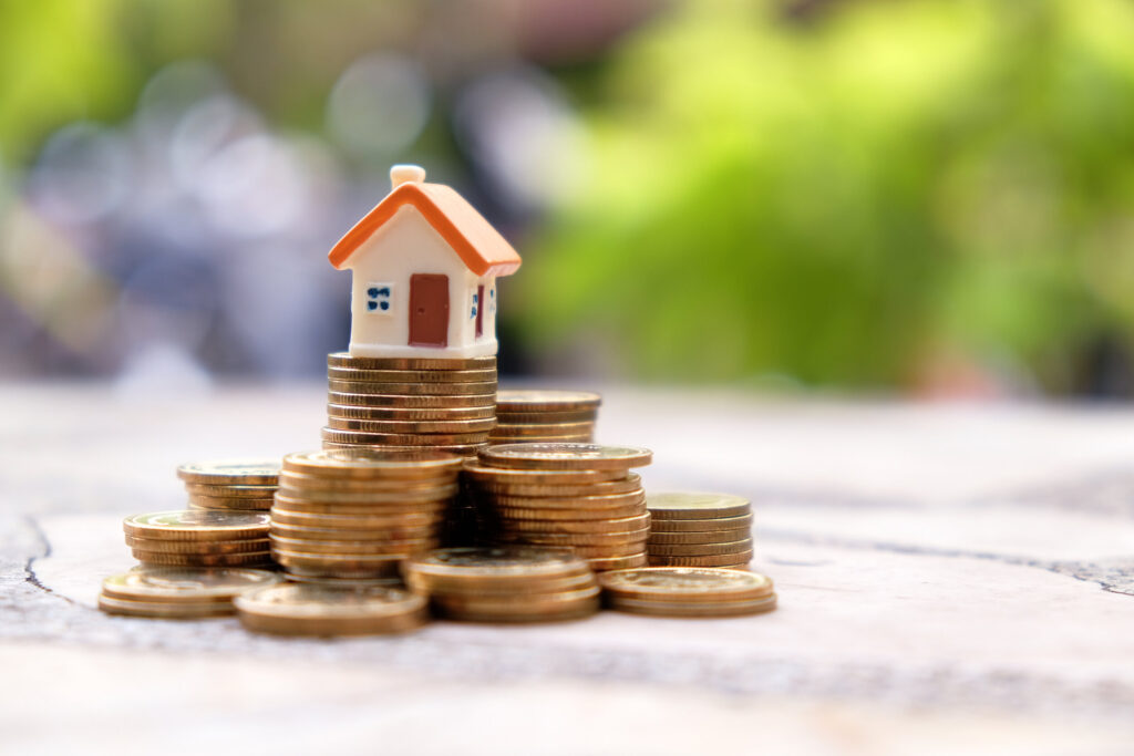Comprar tu segunda vivienda puede ser una excelente opción si buscas opciones de inversión rentables, como fortalecer tu patrimonio y una fuente de ingresos adicional durante tu jubilación